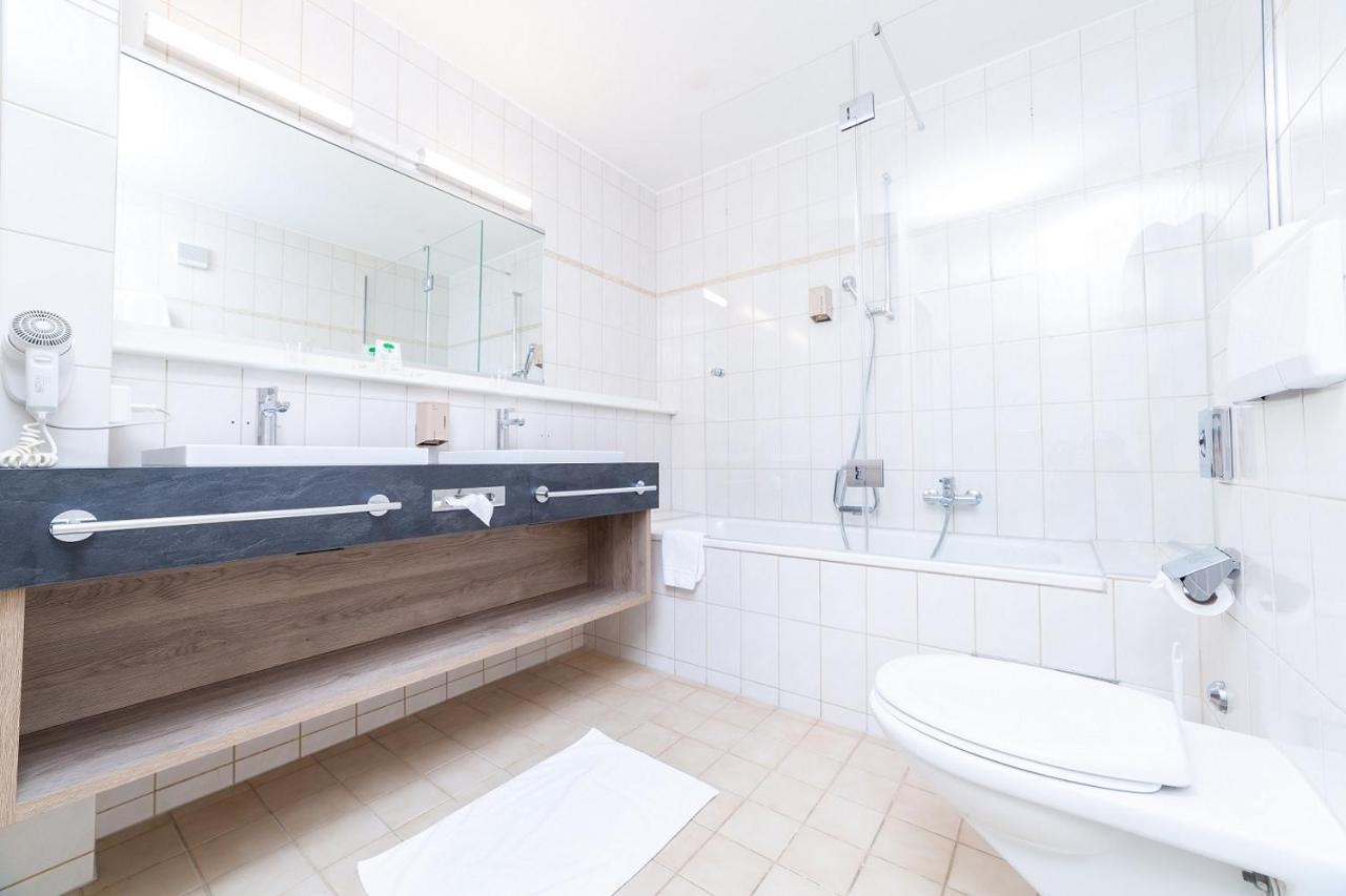 Hotel Alfa Birsfelden Bagian luar foto
