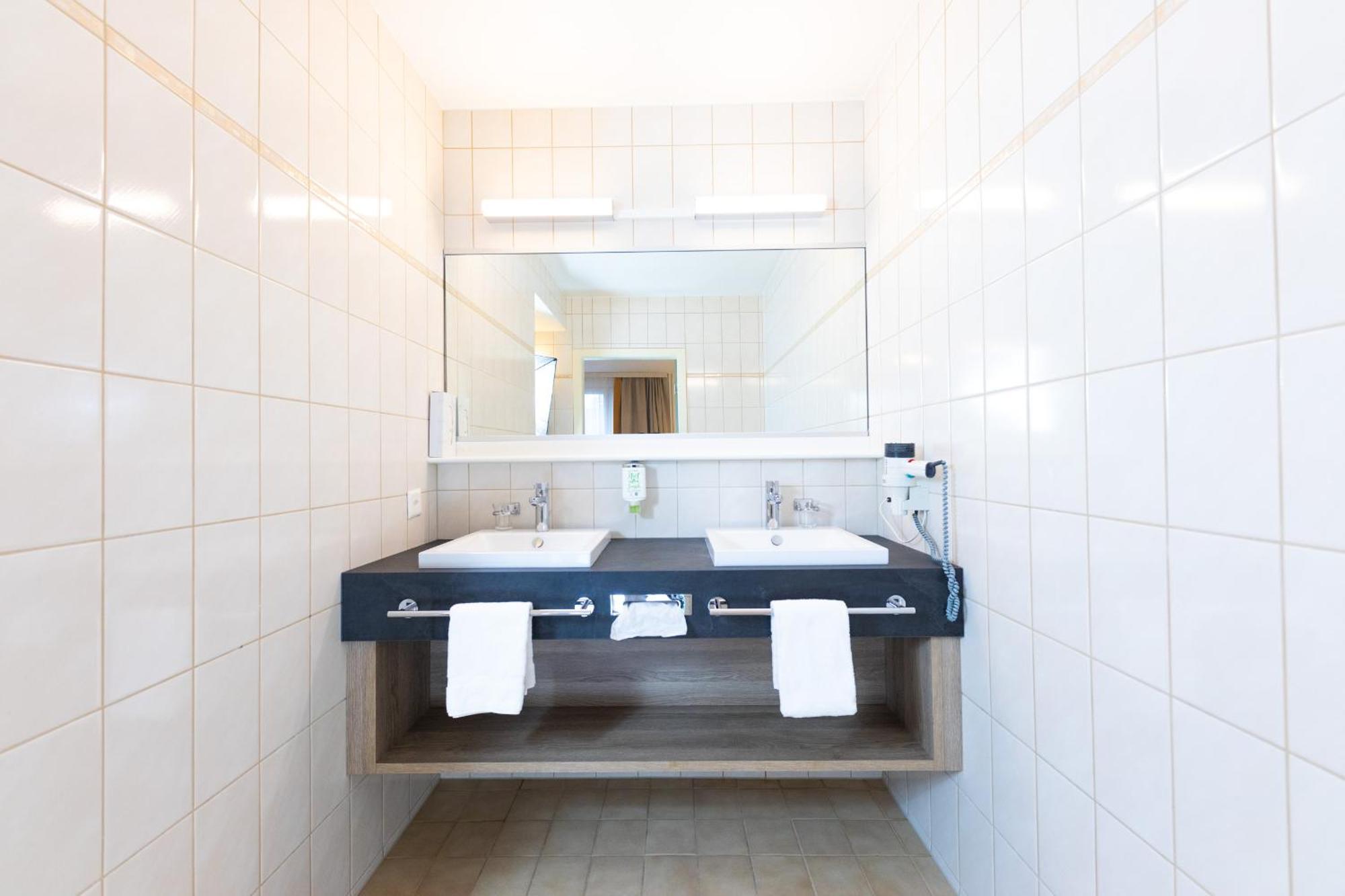 Hotel Alfa Birsfelden Bagian luar foto